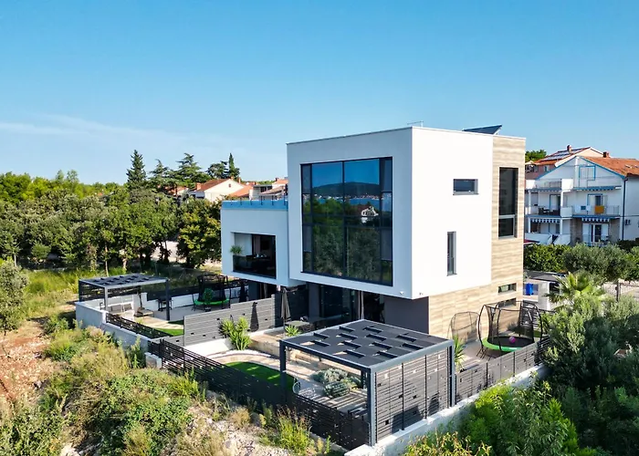 Spacious Apartments In Biograd With Sea View