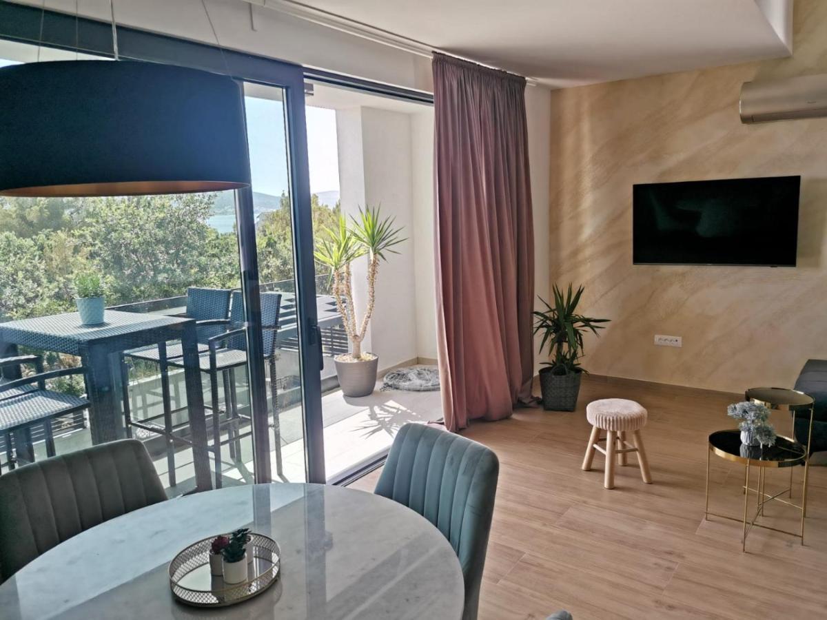 Spacious In Biograd With Sea View Apartma
