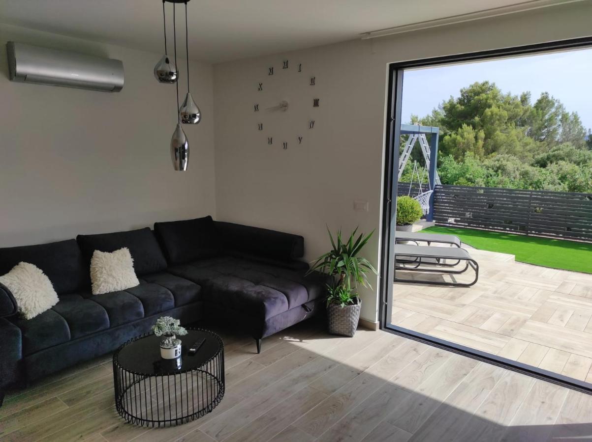 Spacious In Biograd With Sea View Appartamento