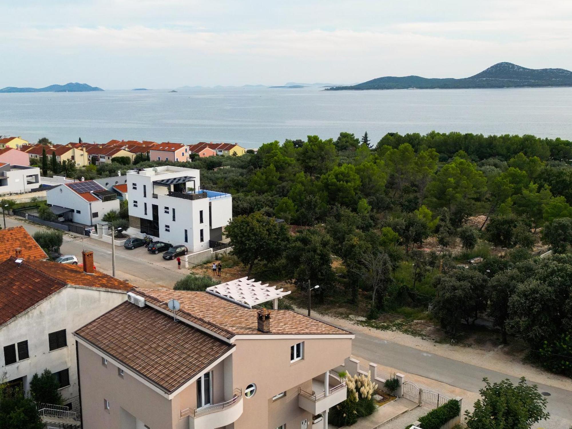 Spacious In Biograd With Sea View Apartma *